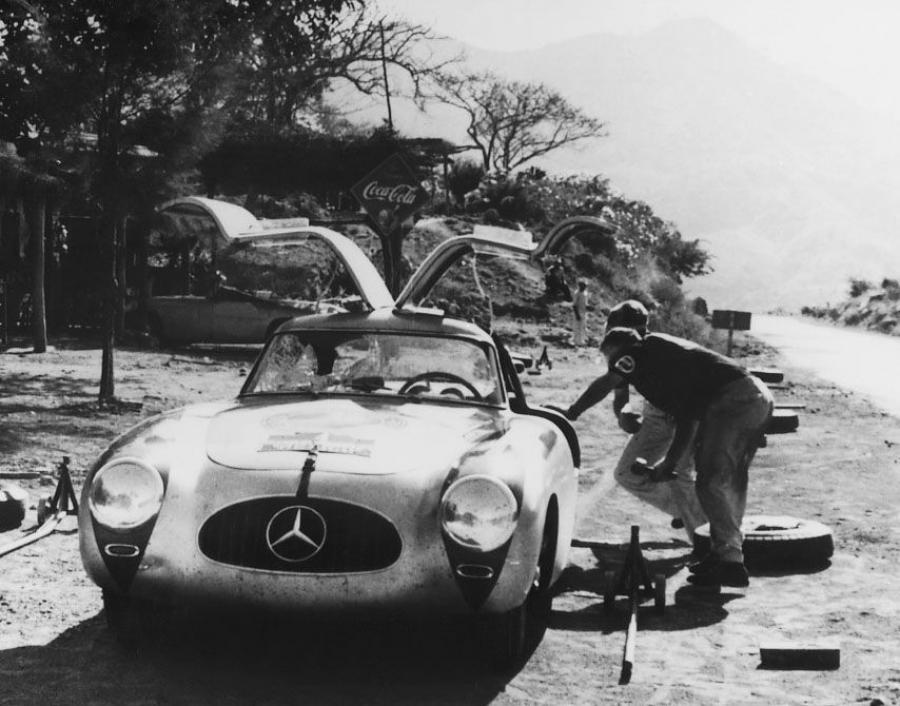  Mercedes-Benz 300 SL 1952 года  (фото 17 из 39)